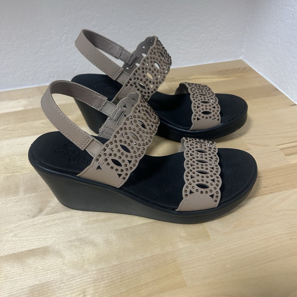 Women's Cali from Sketchers Wedges Luxe Foam - Size 6 Brown